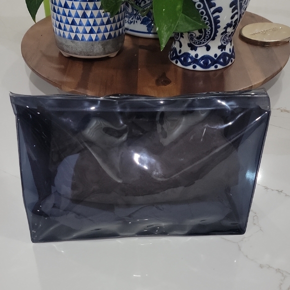 Dolce & Gabbana Black and Gold Clutch - Picture 2 of 10